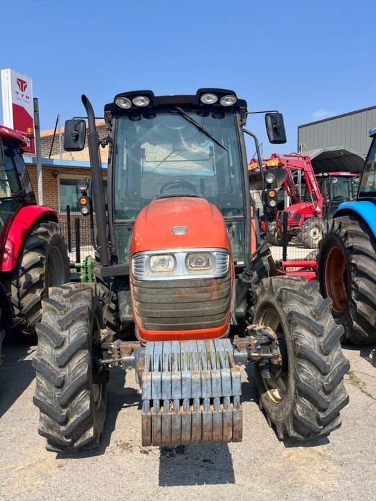 Daedong Tractor DX100 (100hp) 앞좌측면