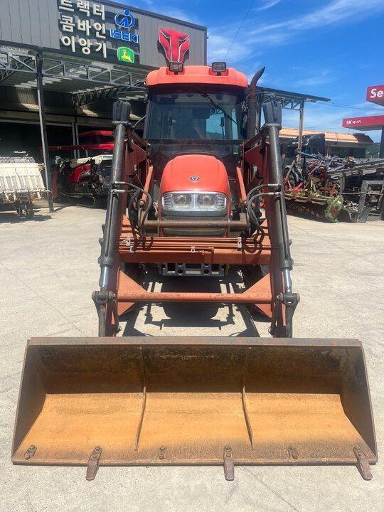 Daedong Tractor TS60 (58hp) 앞좌측면