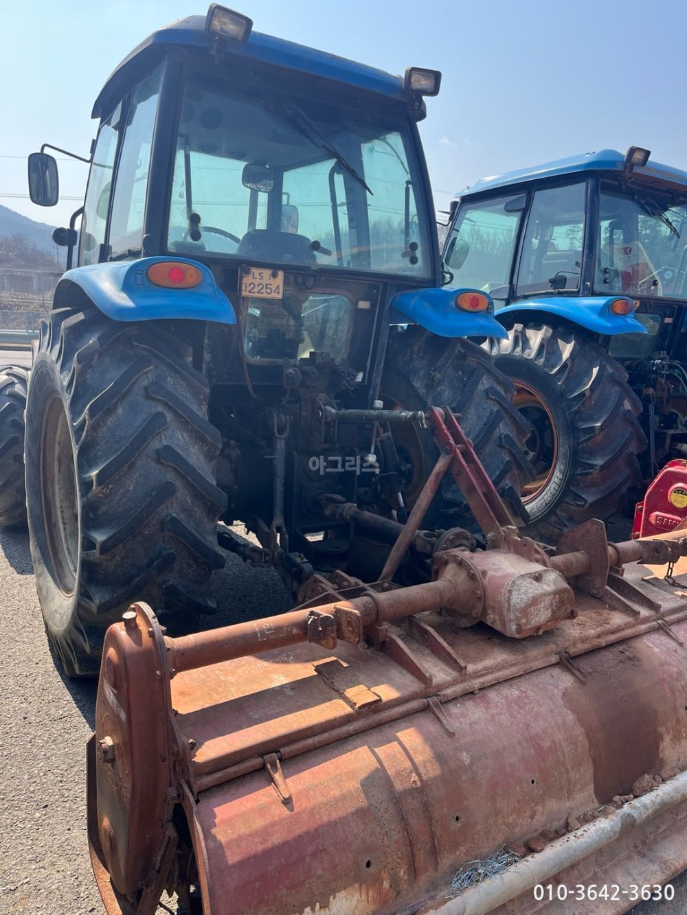 LS Tractor L7030 (85hp) 뒤우측면