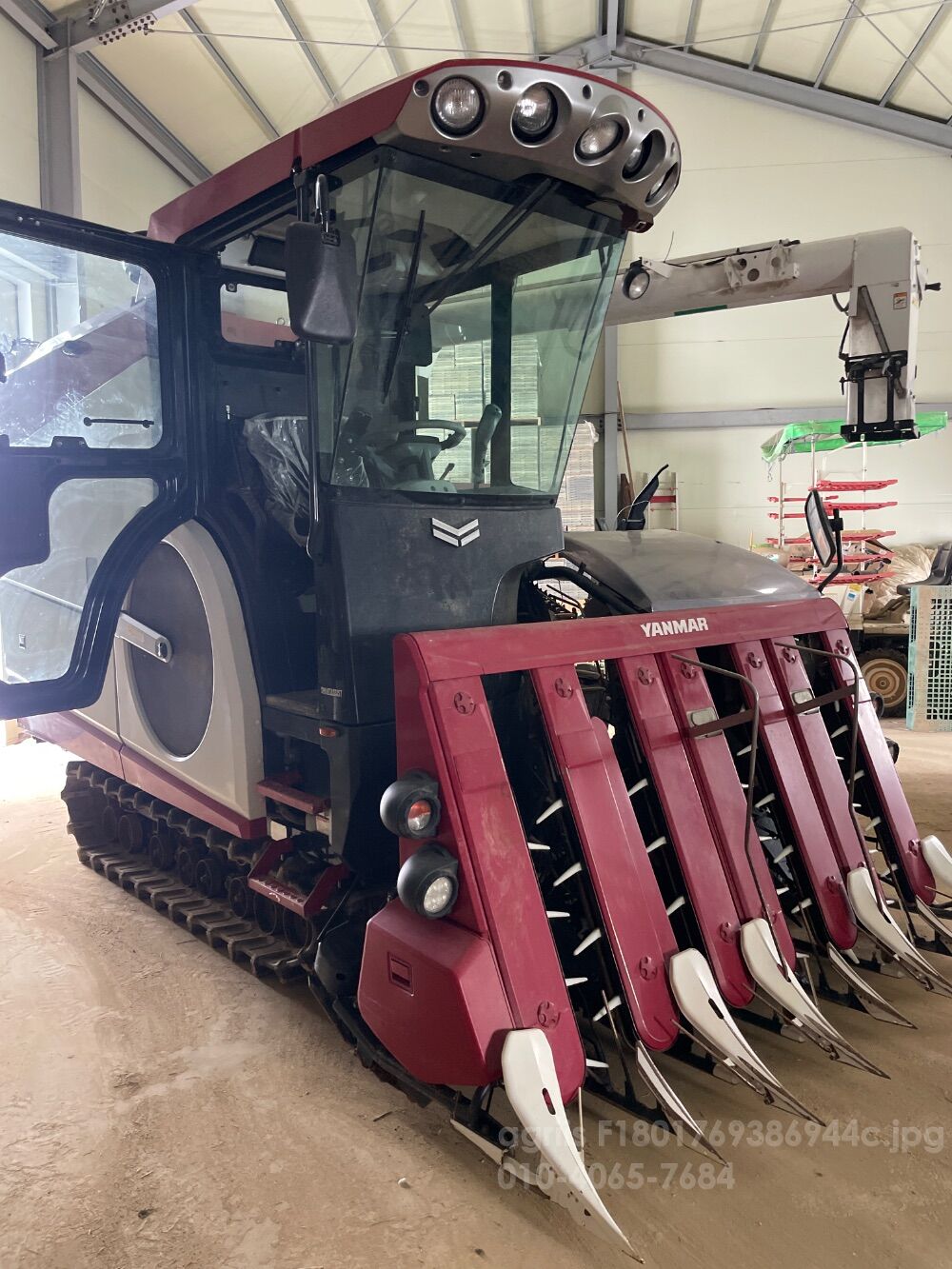 얀마 콤바인 YH6115 (6조식) (6조식) 뒤우측면