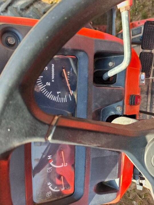 구보다 트랙터 L44SU (42마력) 앞좌측면