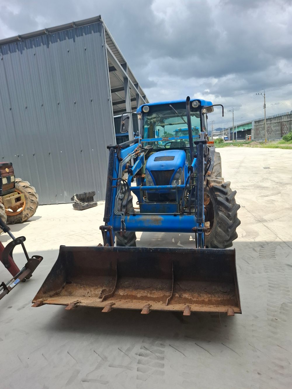 NewHolland Tractor TN75D (75hp) 뒤우측면