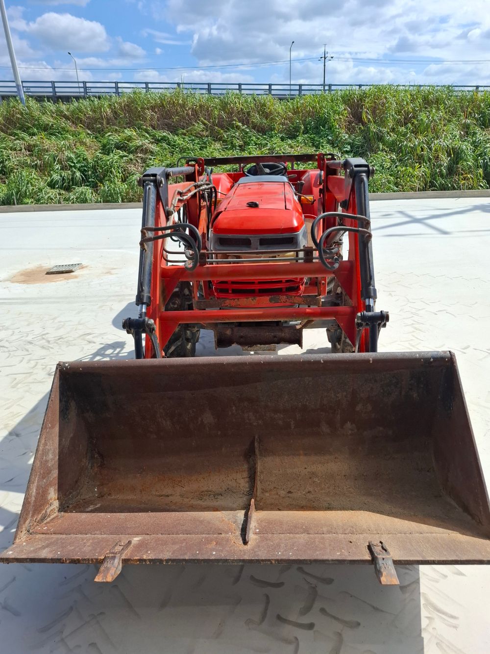 Daedong Tractor D380L (38hp) 뒤우측면