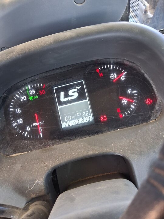 LS Tractor XU6168 (68.9hp) 앞좌측면
