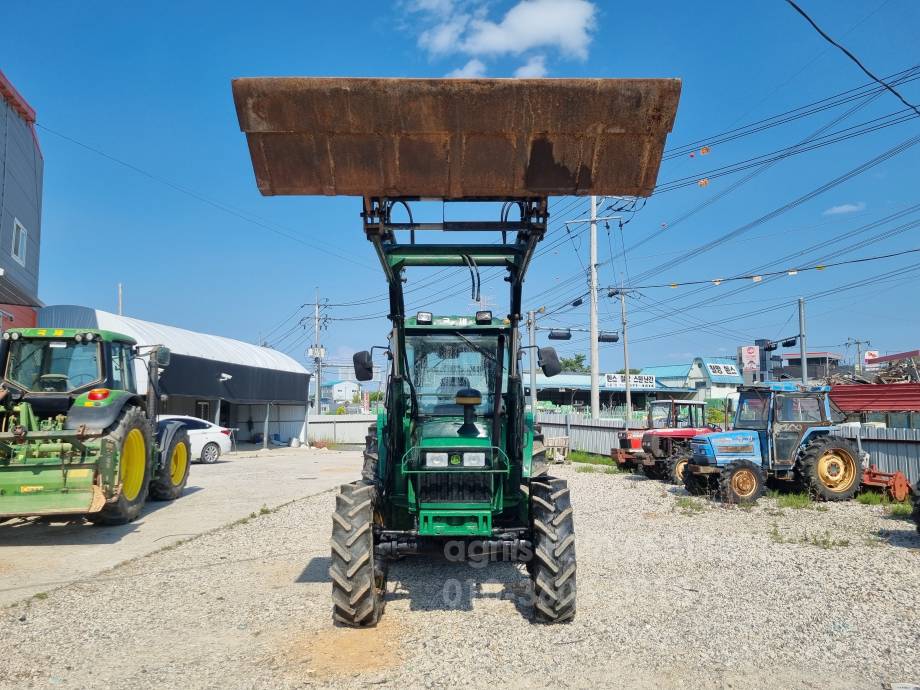 JohnDeere Tractor 5520 (85hp) 앞좌측면