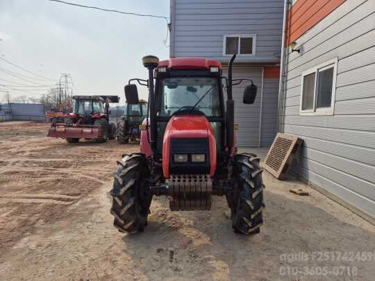 TYM Tractor T720 (72hp) 앞좌측면