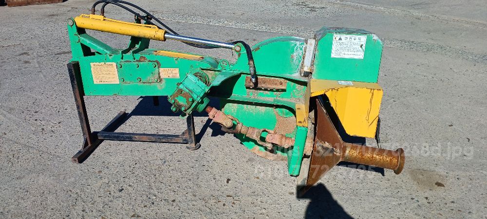 신흥공업사 논두렁조성기 SH-40 뒤우측면