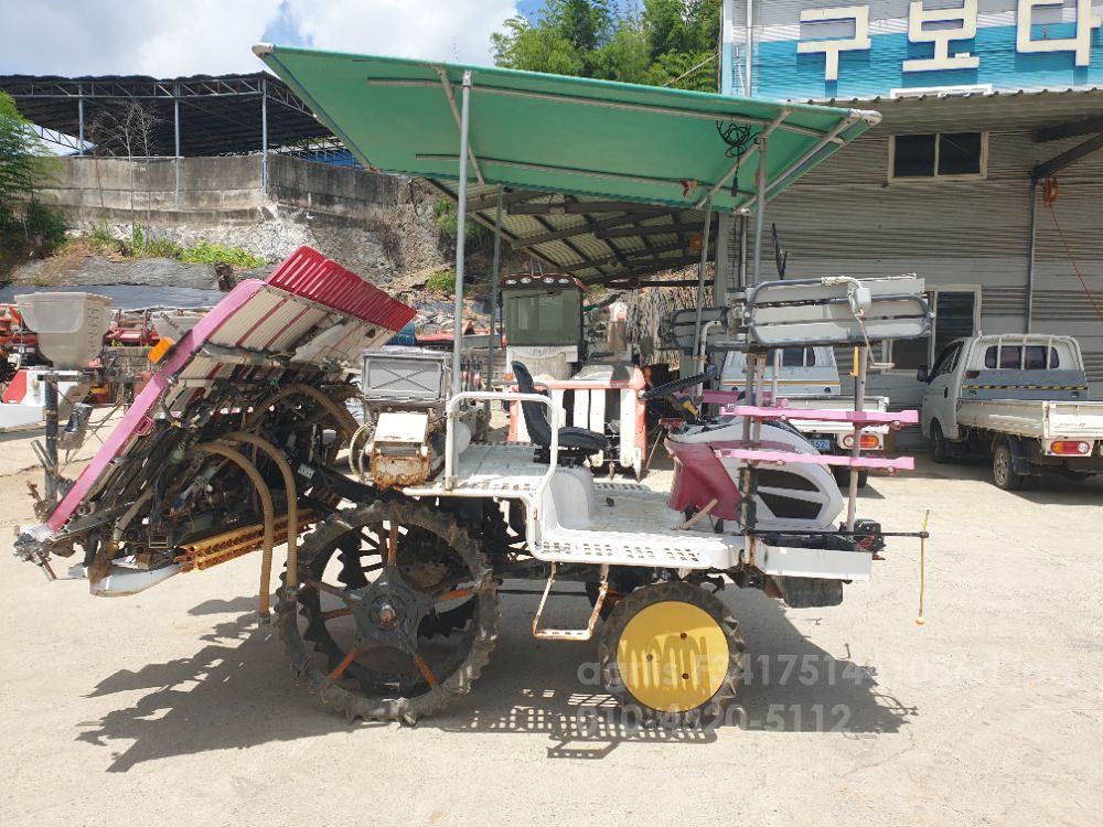 Yanmar Rice transplanter YR8DZ (8Rows) 뒤우측면