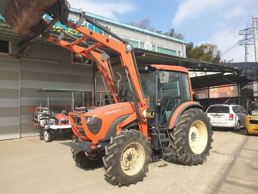 대동 트랙터 DX100 (100마력) 뒤우측면