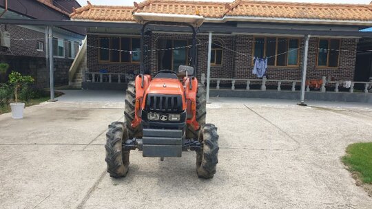 Kubota Tractor L430M (43hp) 앞좌측면