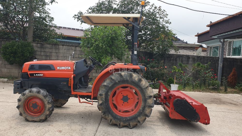Kubota Tractor L430M (43hp) 뒤우측면