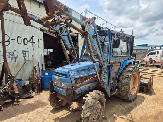 TYM 트랙터 TA4640 (46마력) 앞좌측면