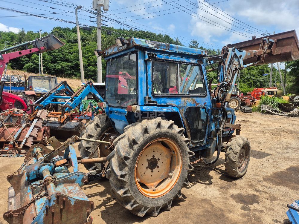 TYM 트랙터 TA4640 (46마력) 뒤우측면