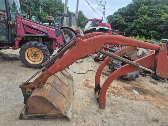TYM 동양 T550 로더 동양 T550 로더 앞좌측면