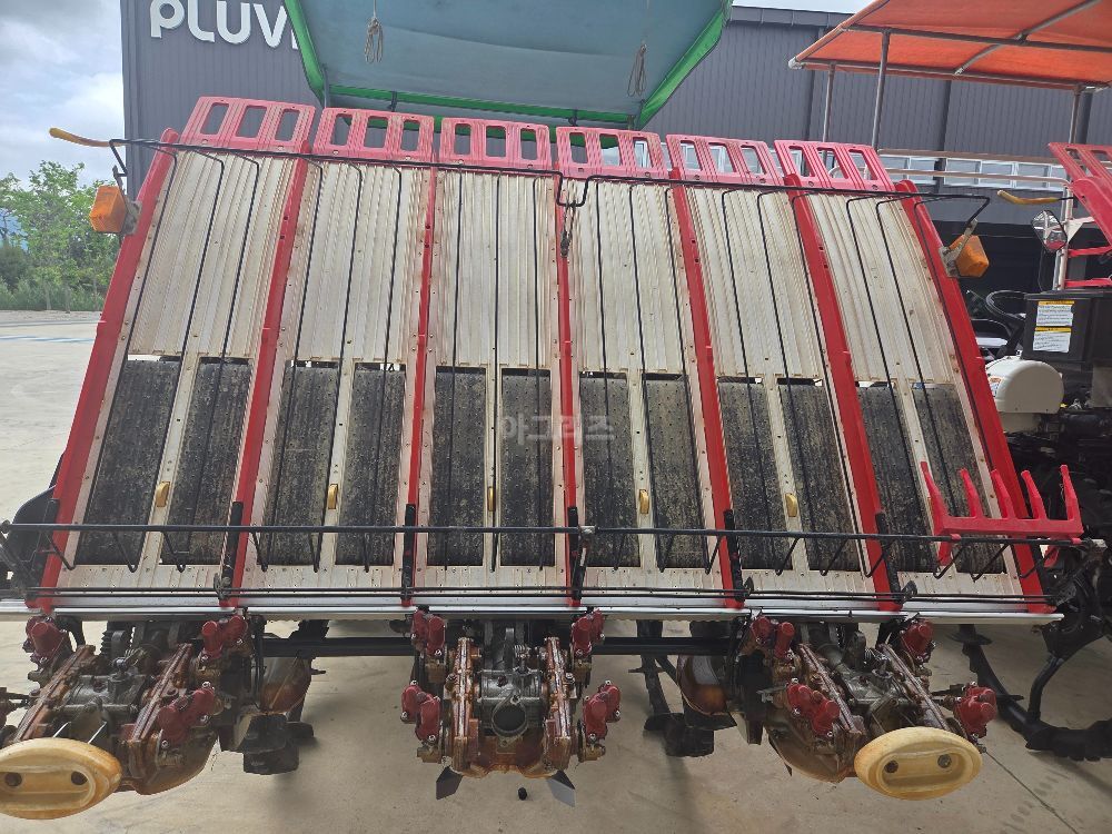 Kukje Rice transplanter RGO-60SDYHFA (6Rows) 뒤우측면