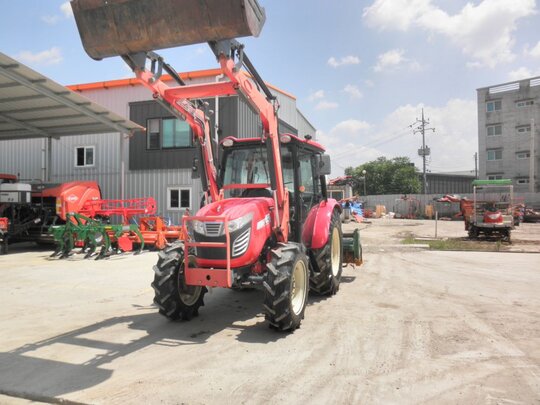 Kukje Tractor LUXEN65 (65hp) 앞좌측면