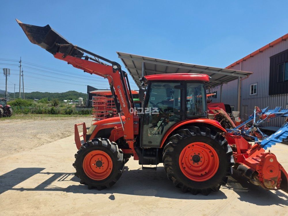 대동 트랙터 RX700VC (70마력) 뒤우측면