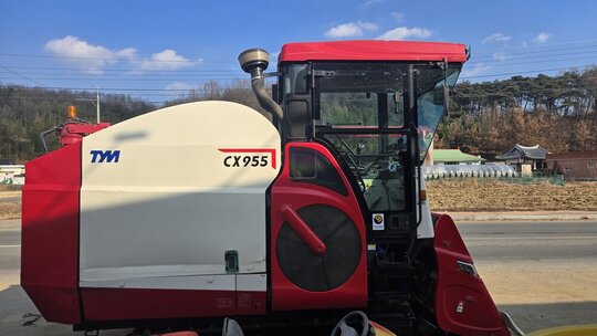 TYM 콤바인 CX955 (5조식) 앞좌측면