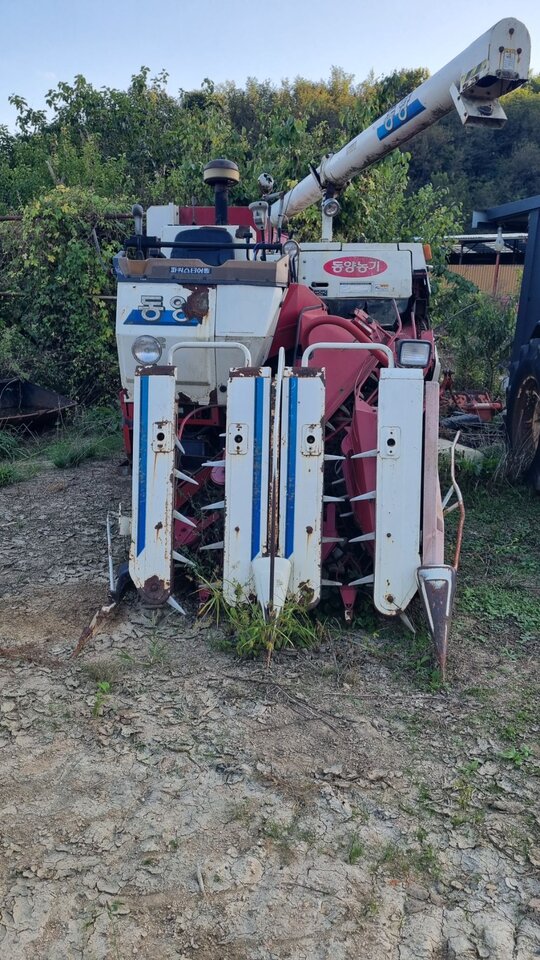 TYM Combine Harvester HU6500G (4Rows) 앞좌측면