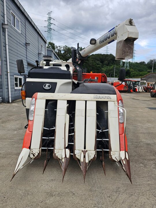 Kubota Combine Harvester ER575K (5Rows) 앞좌측면
