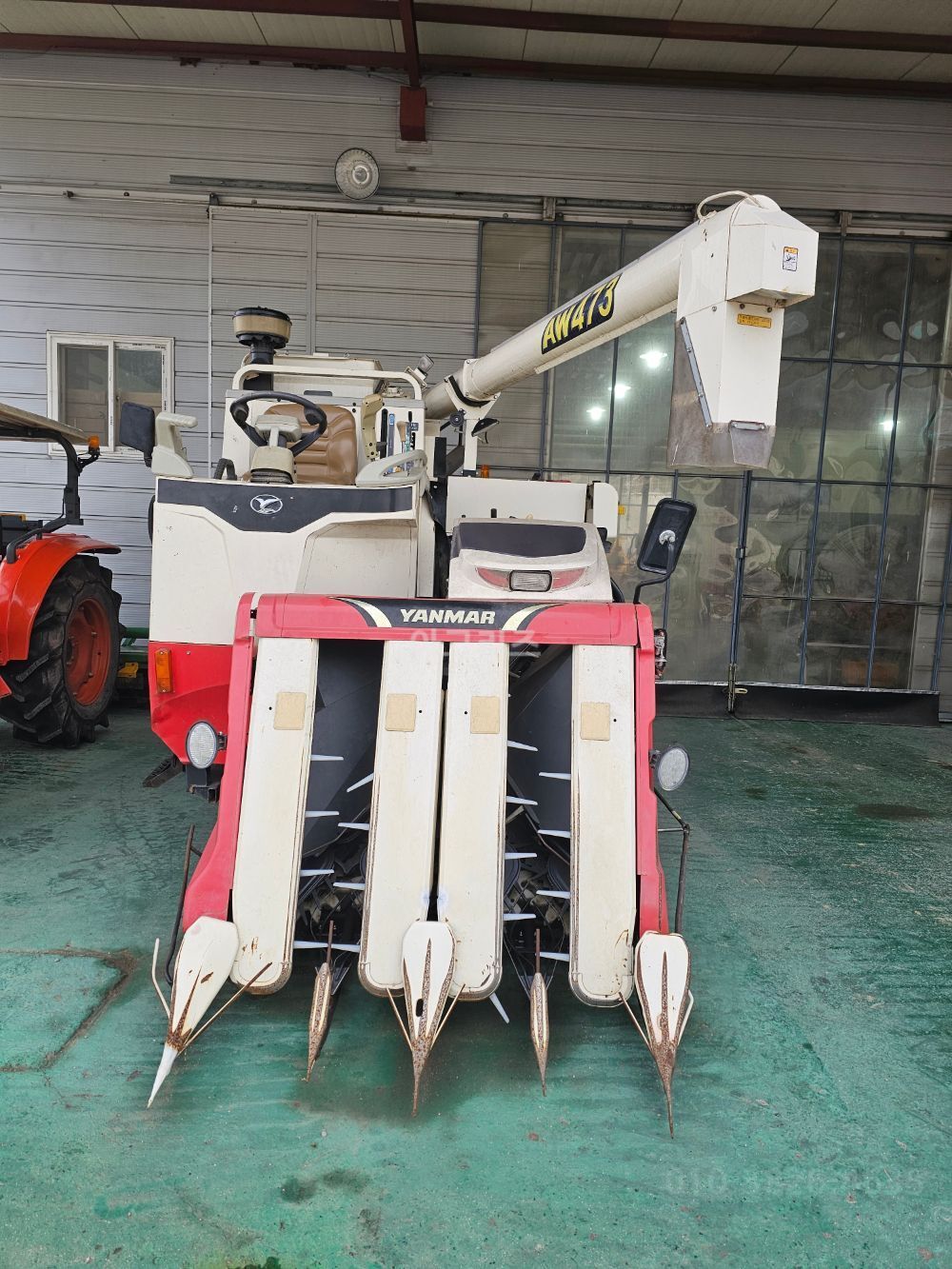 Yanmar Combine Harvester AW473 (4Rows) 뒤우측면
