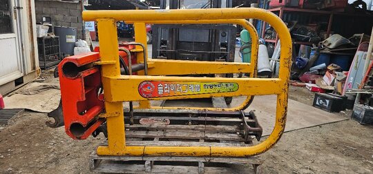 희망그래플집게 희망농업기계 집게 40마력이상 앞좌측면