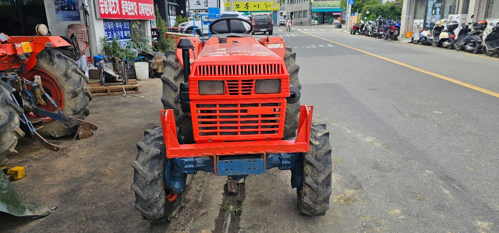 Daedong Tractor L2601 (26hp) 뒤우측면