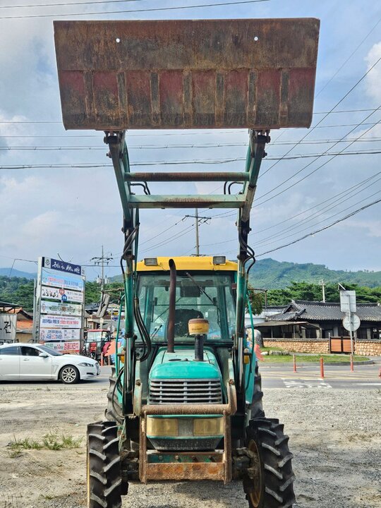 대동 트랙터 D58 (58마력) 앞좌측면