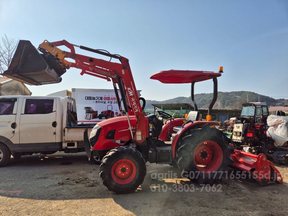 국제 트랙터 A4800 (48마력) 뒤우측면