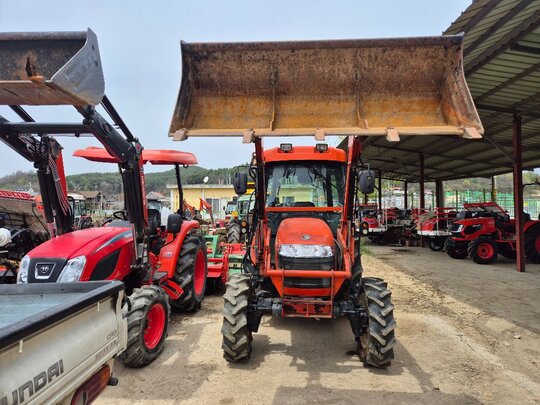 Daedong Tractor D500 (50hp) 앞좌측면