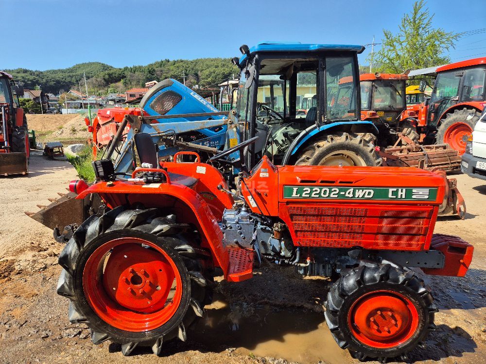 대동 트랙터 L2202-4WD (22마력) 뒤우측면