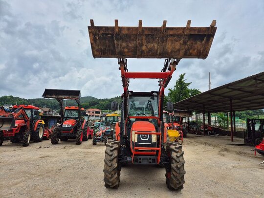 Daedong Tractor RX700 (70hp) 앞좌측면