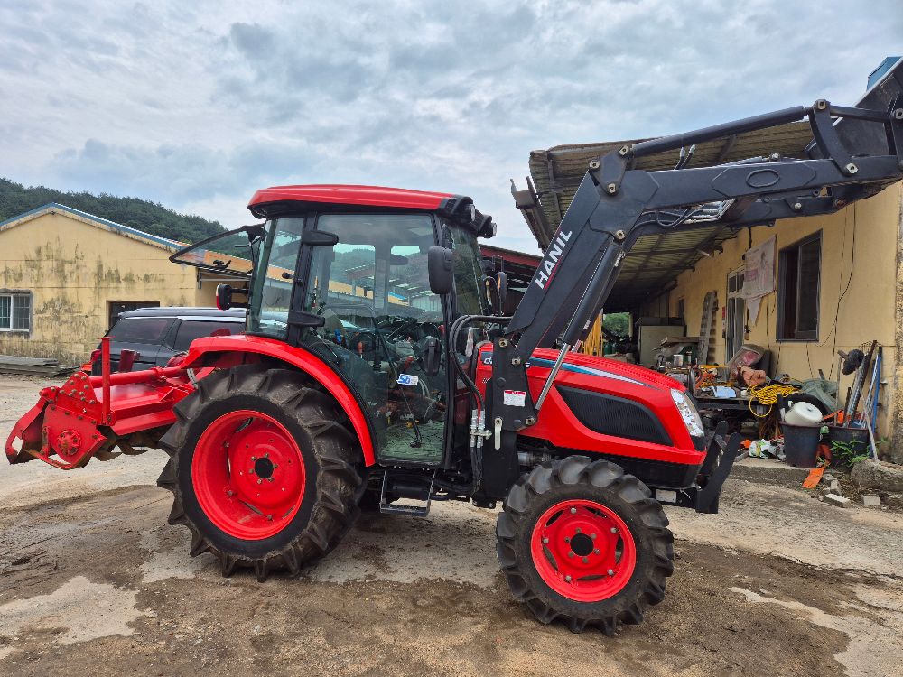 대동 트랙터 NX600 (58마력) 뒤우측면