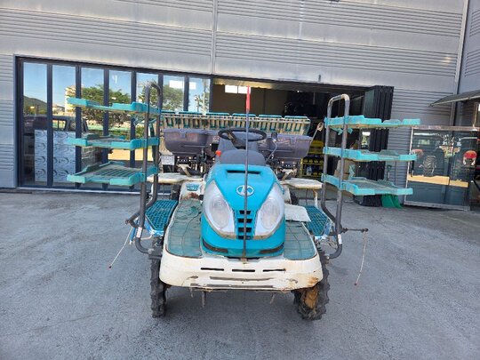 구보다 이앙기 KWP69DF (6조식) 앞좌측면