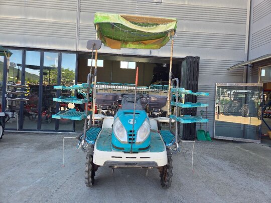 구보다 이앙기 KWP69DF (6조식) 앞좌측면