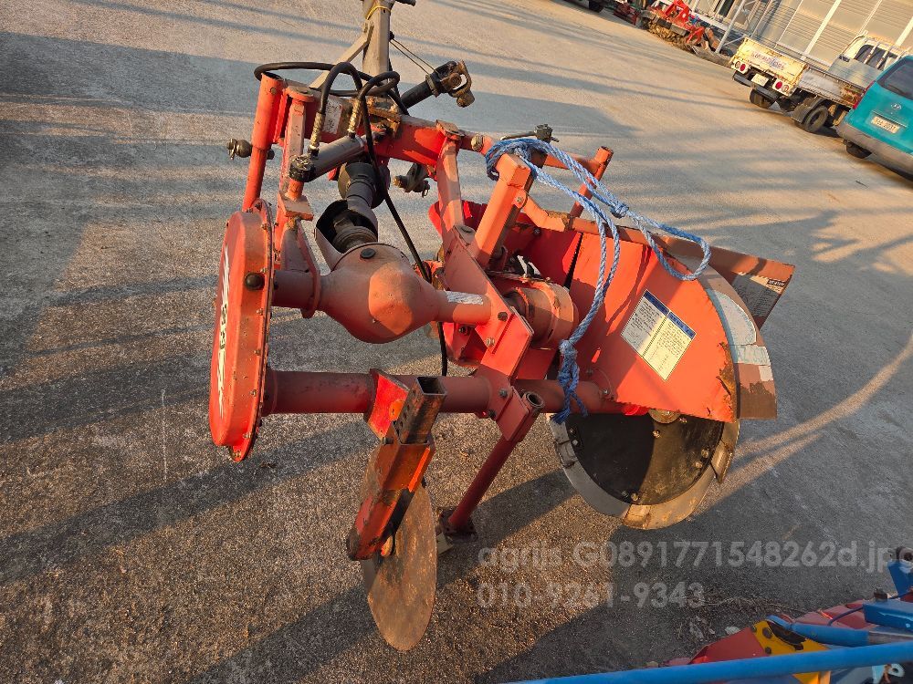 영진기계 논두렁조성기 AZ-350CH 뒤우측면