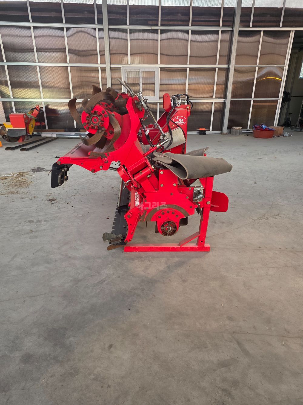 웅진기계 로타리 WJ575NF (경폭550cm) 뒤우측면