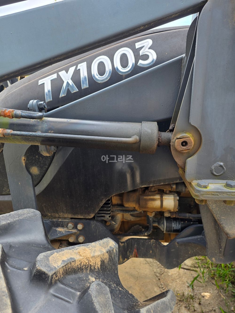 TYM 트랙터 TX1003 (102마력) 뒤우측면