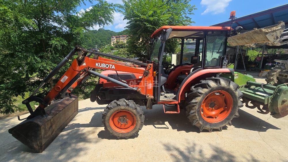 Kubota Tractor L500MH (50hp) 뒤우측면