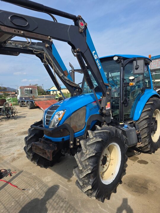 LS 트랙터 XP7102 (102마력) 앞좌측면