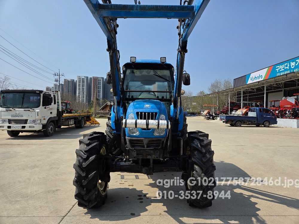 LS 트랙터 L7030 (85마력) 뒤우측면