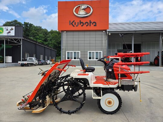 Daedong Rice transplanter DUO60 (6Rows) 앞좌측면