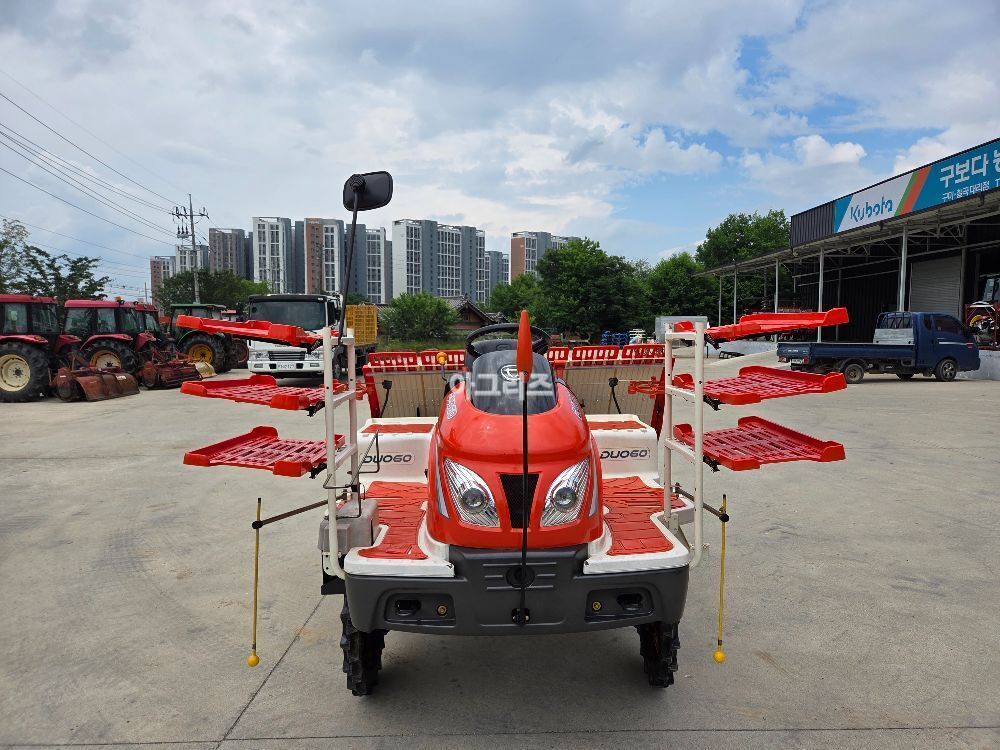 Daedong Rice transplanter DUO60 (6Rows) 뒤우측면