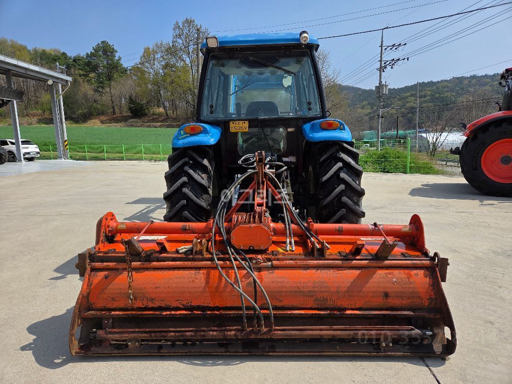 LS 트랙터 L7030 (85마력) 뒤우측면