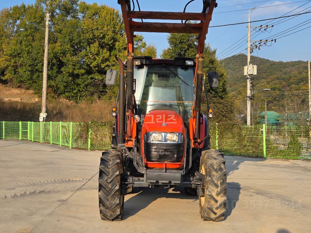 대동 트랙터 D852 (85마력) 뒤우측면