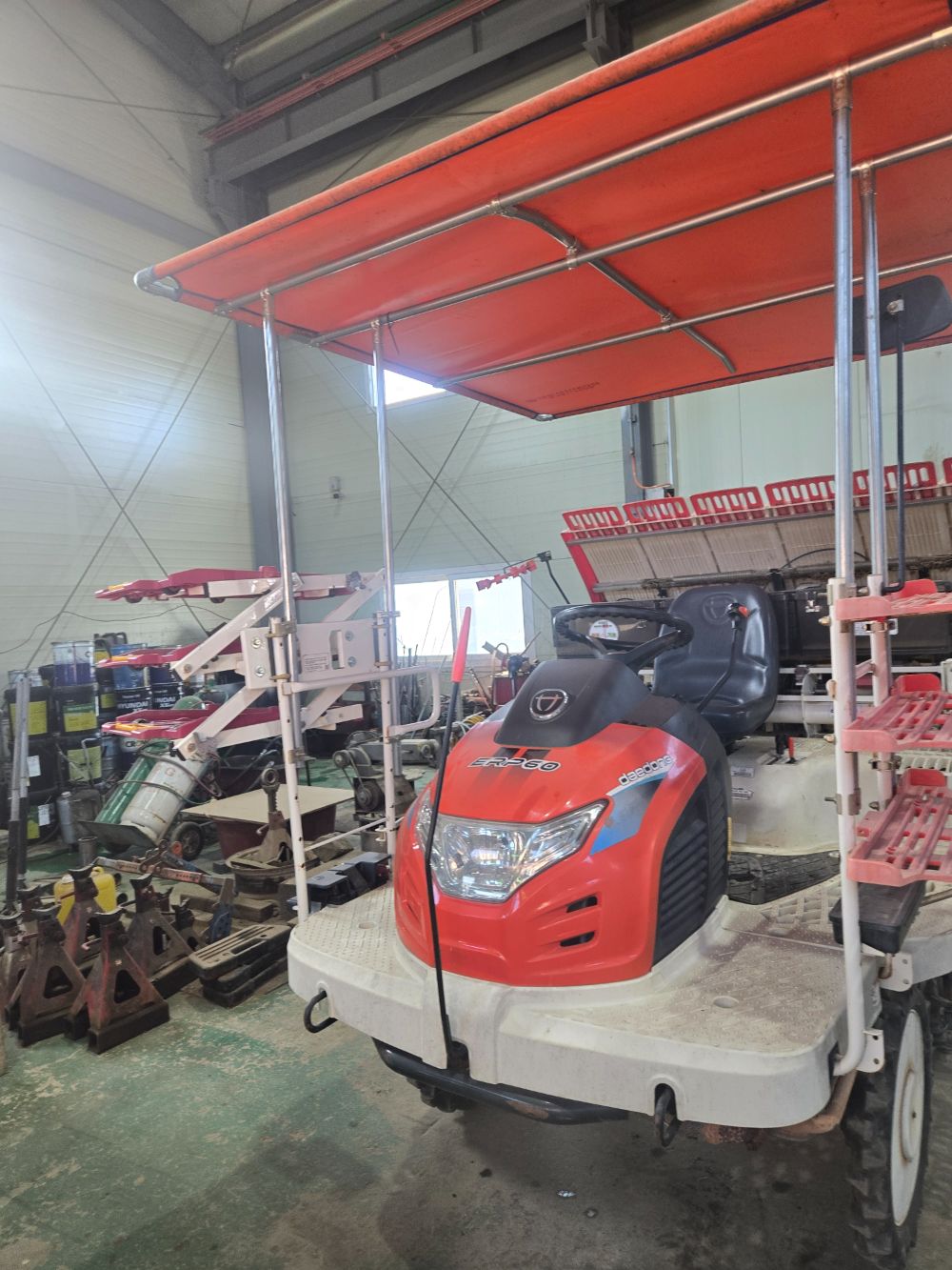 Daedong Rice transplanter ERP60 (6Rows) 앞좌측면