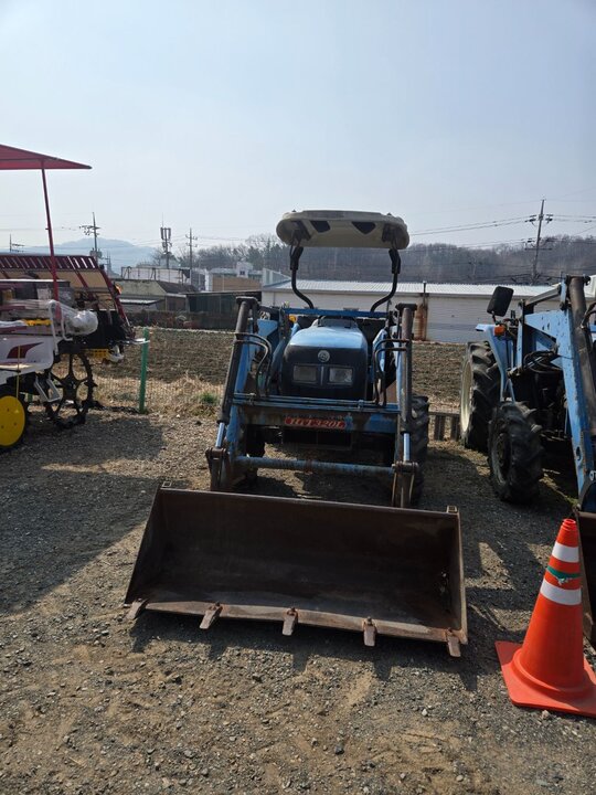 LS 트랙터 SN43 (43마력) 앞좌측면