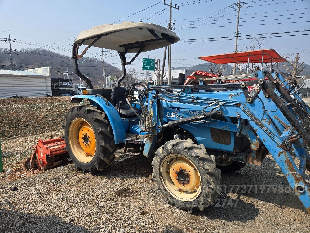 LS 트랙터 SN43 (43마력) 뒤우측면