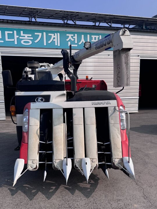 구보다 콤바인 ER575K (5조식) 앞좌측면