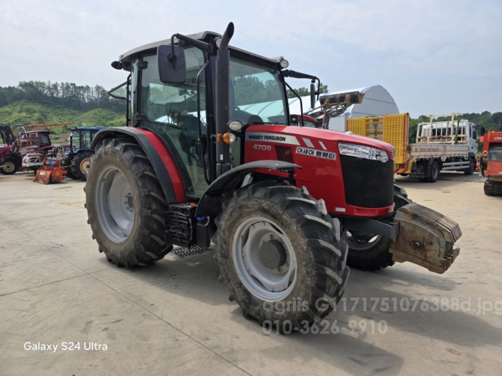 아세아 트랙터 MF4709 (95마력) 뒤우측면